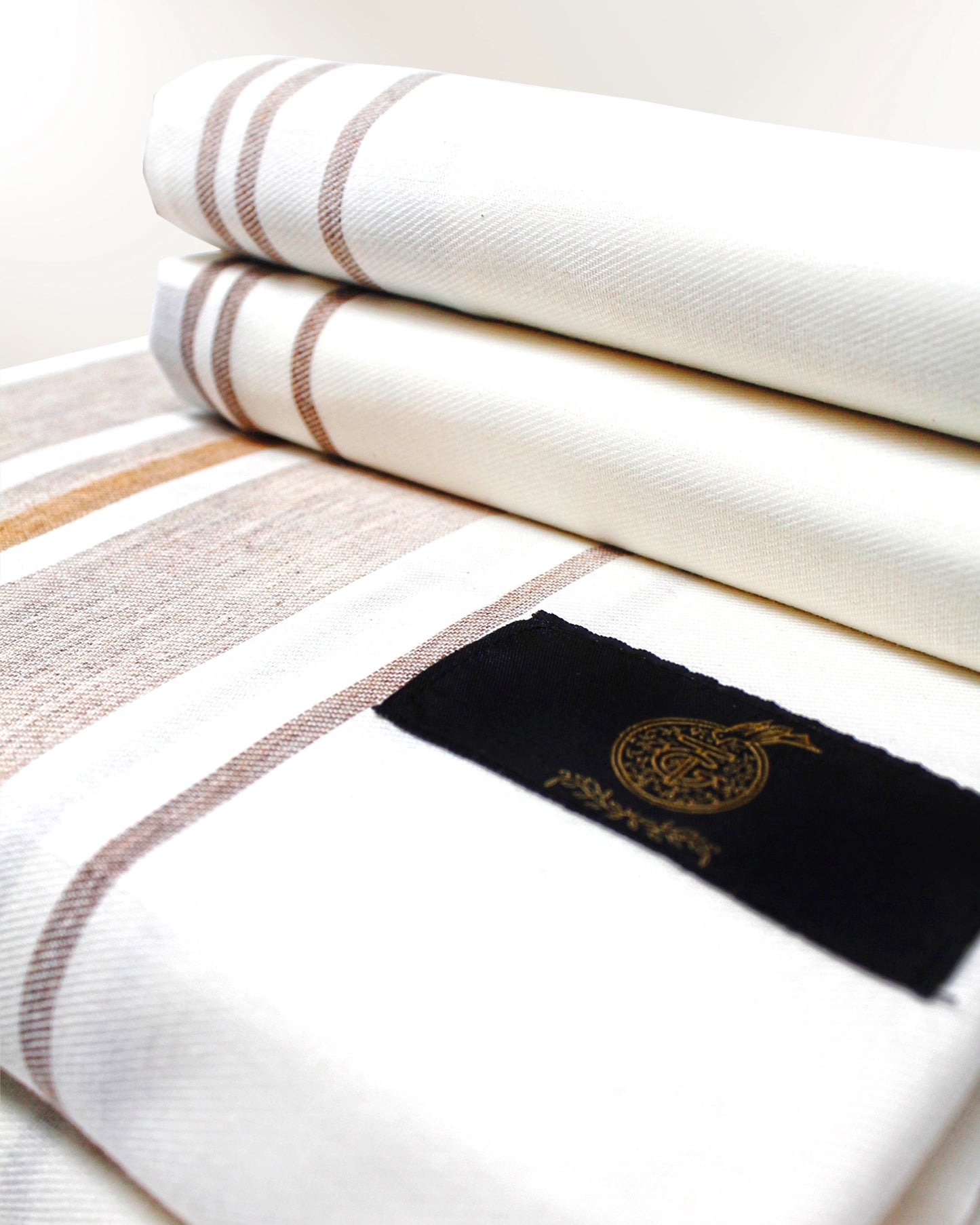 White Bedding Set with Light Lines