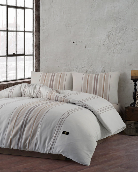 White Bedding Set with Light Lines